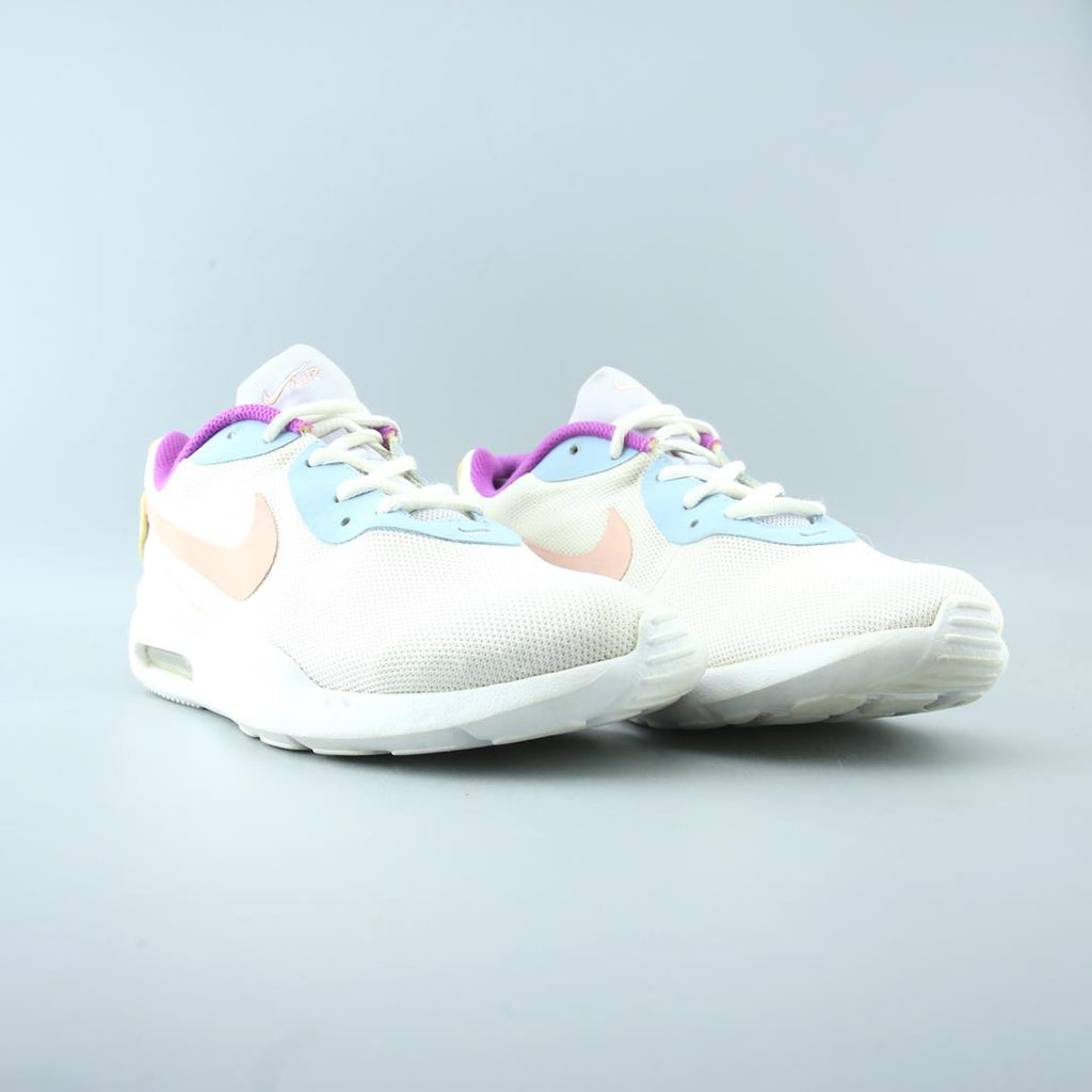 NIKE AIR MAX OKETO