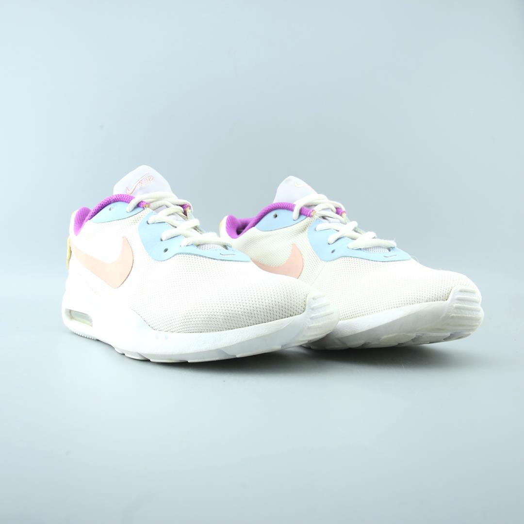 NIKE AIR MAX OKETO