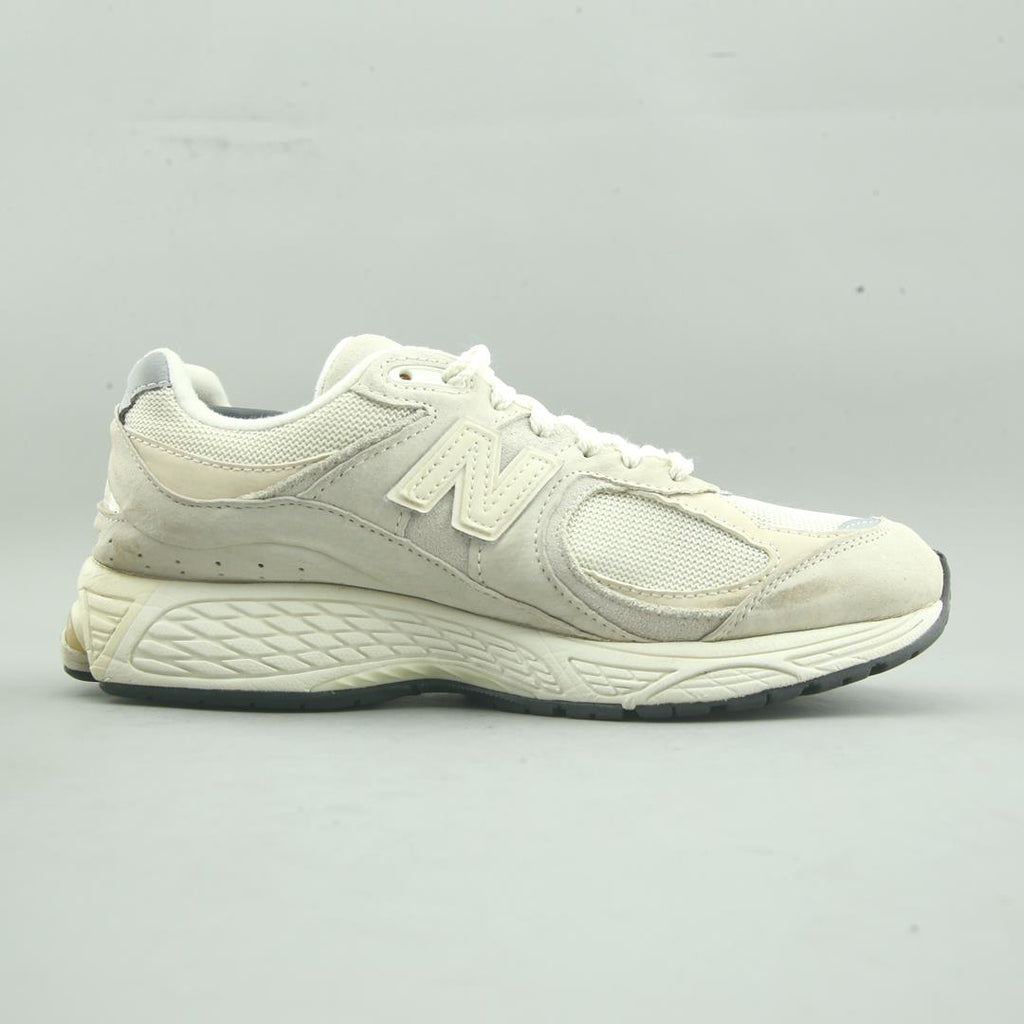 NEW BALANCE 2002R