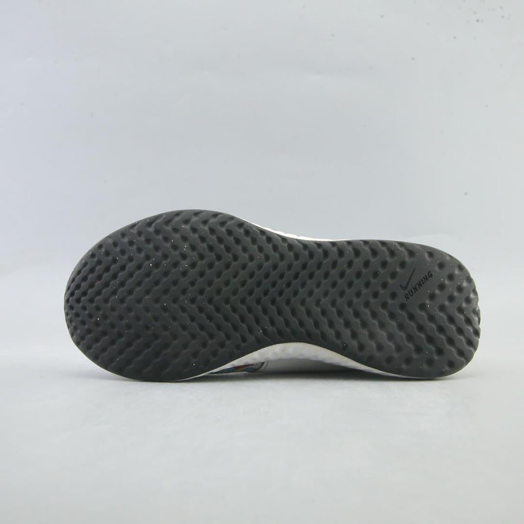 NIKE REVOLUTION 5