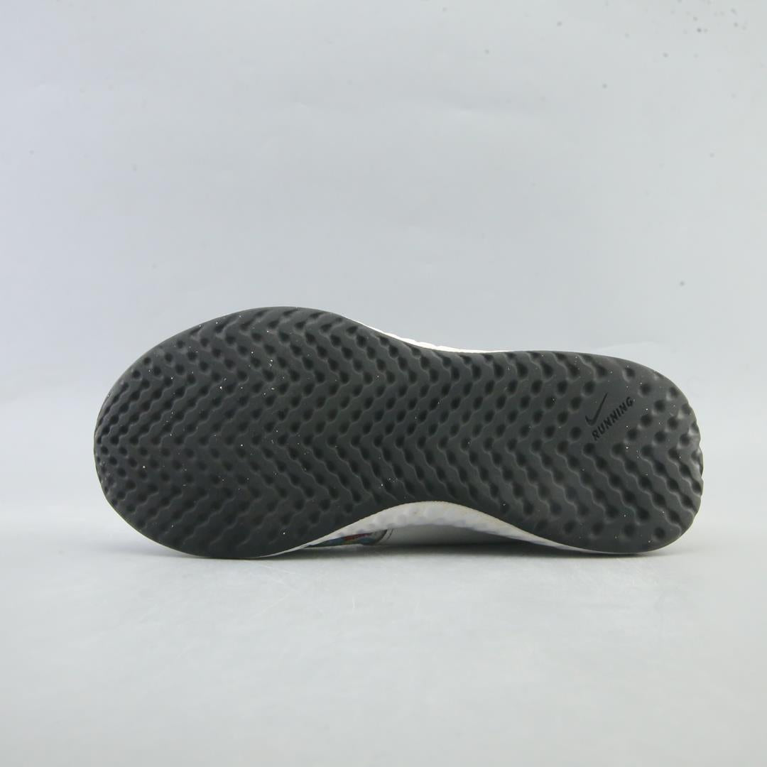 NIKE REVOLUTION 5