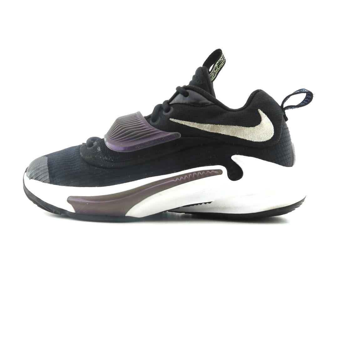 NIKE  ZOOM FREAK 3