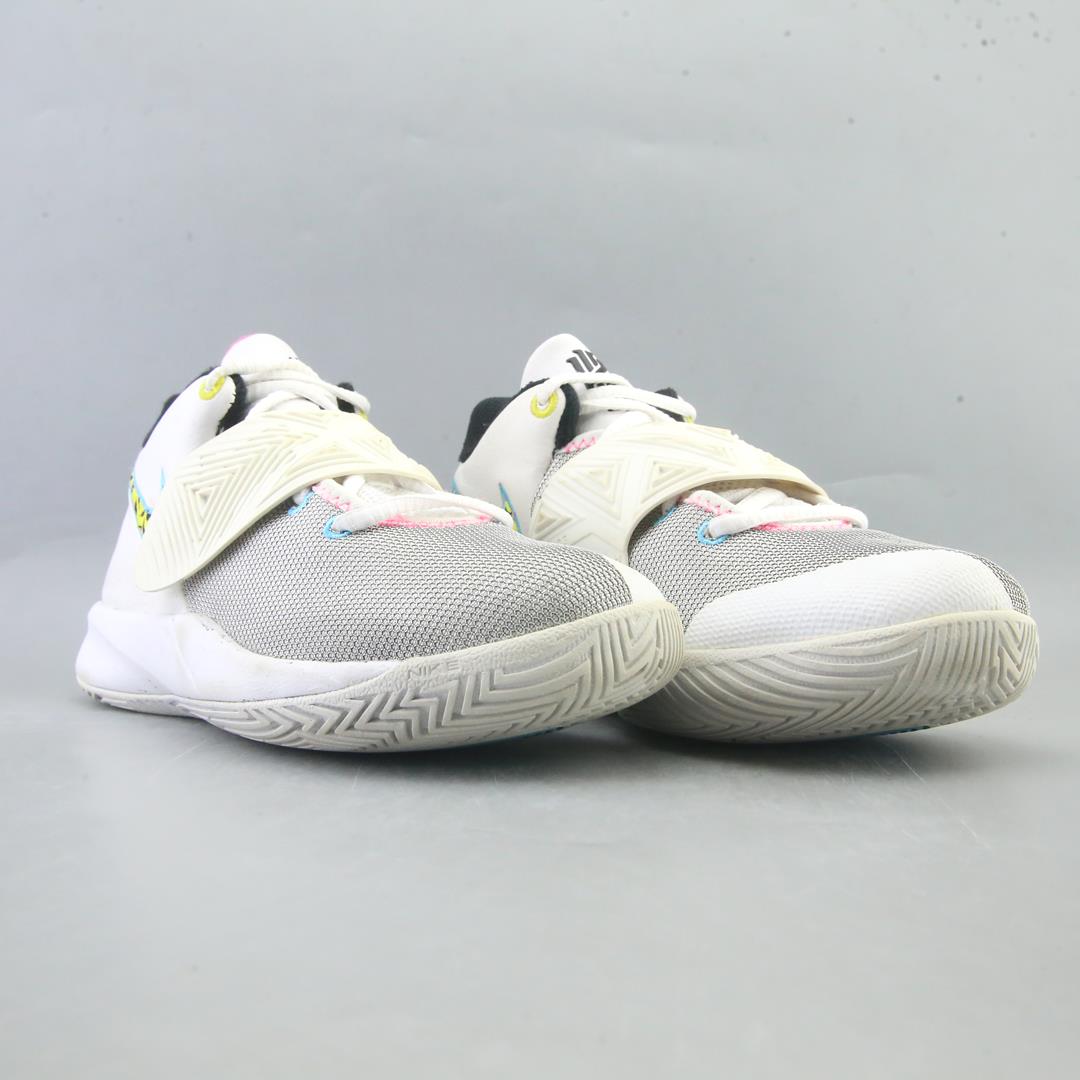NIKE KYRIE FLYTRAP 3