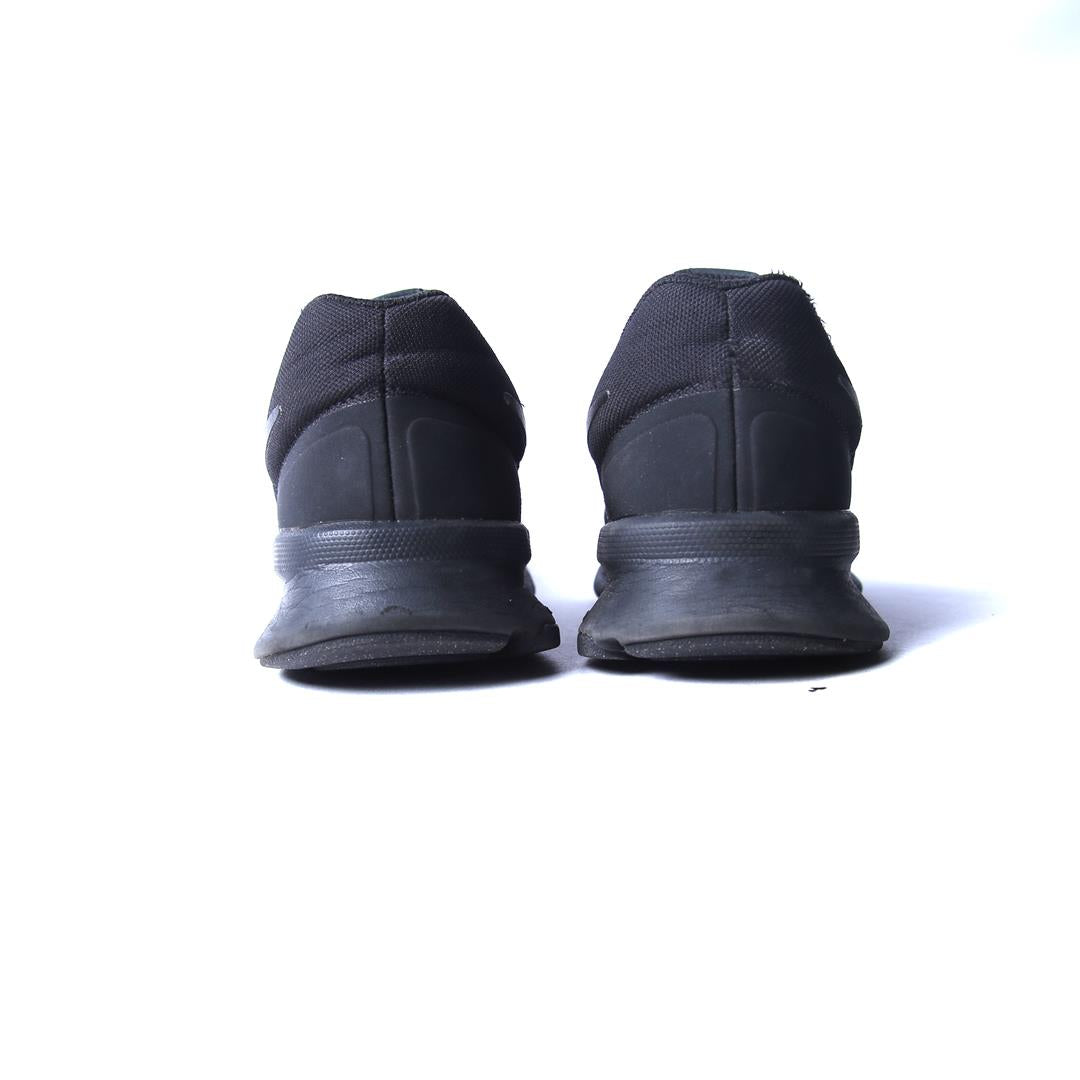 NIKE  RUN SWIFT 3