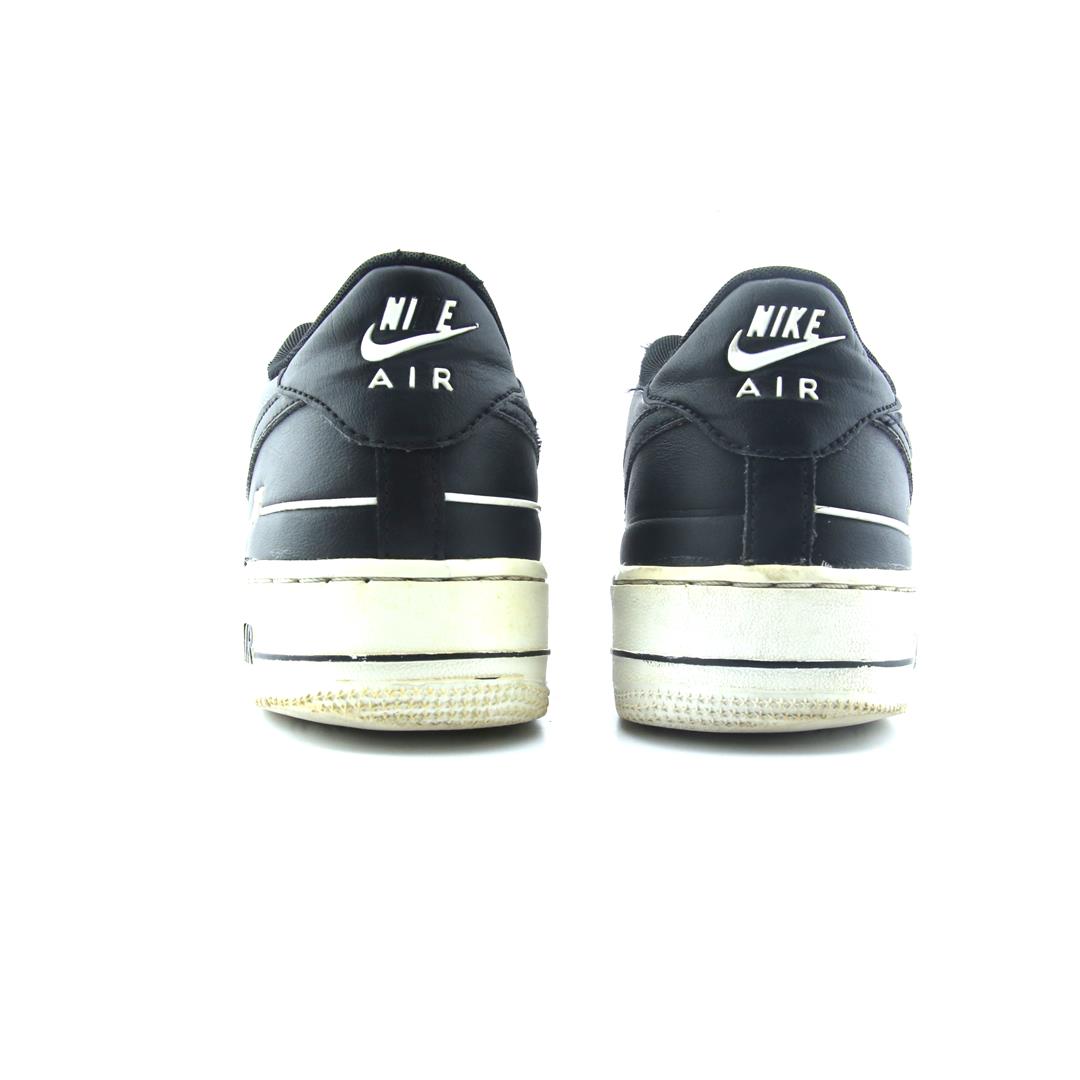 NIKE  AIR FORCE 1 LV8 3