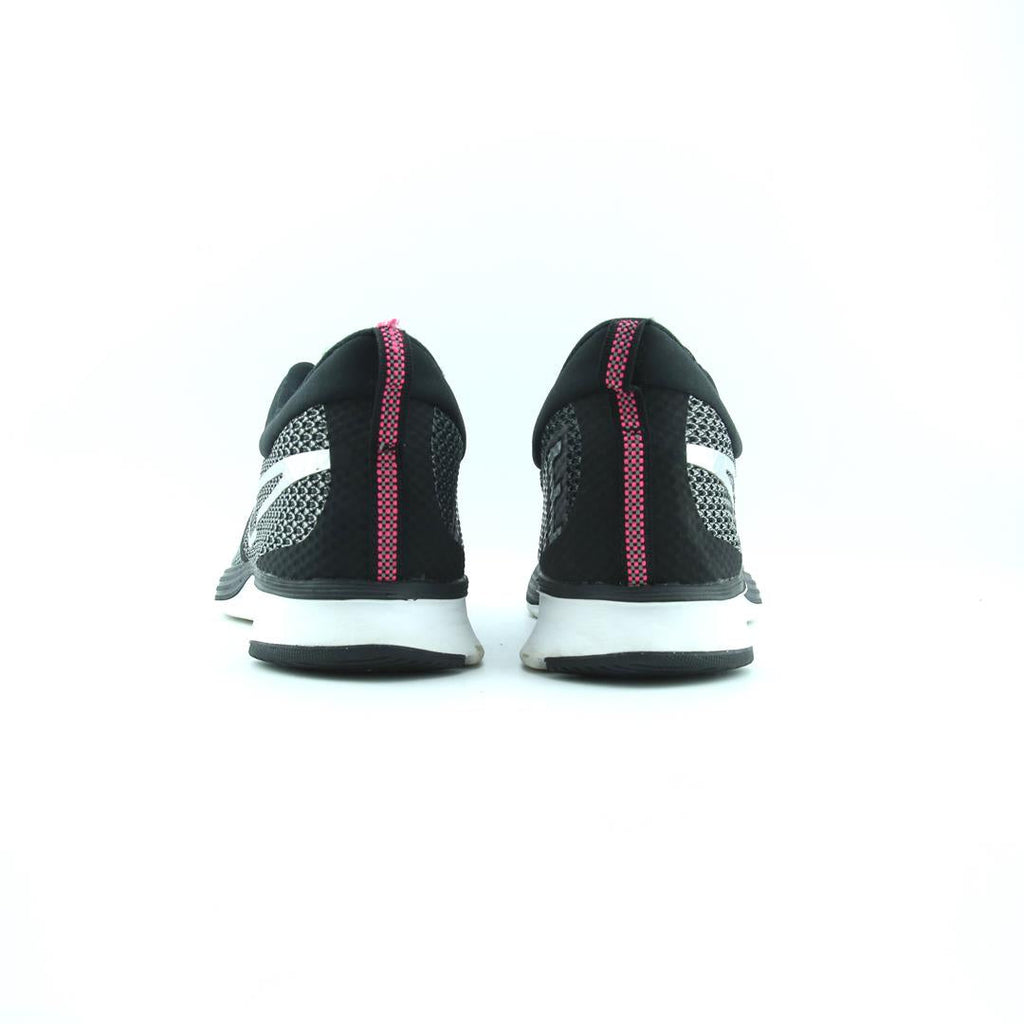 NIKE ZOOM STRIKE