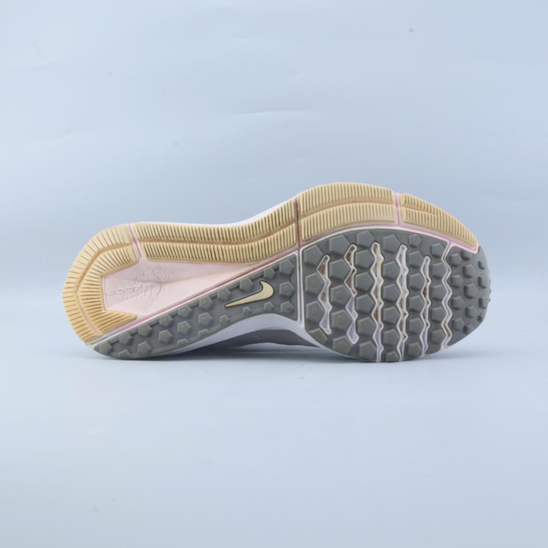 NIKE ZOOM WINFLO 4