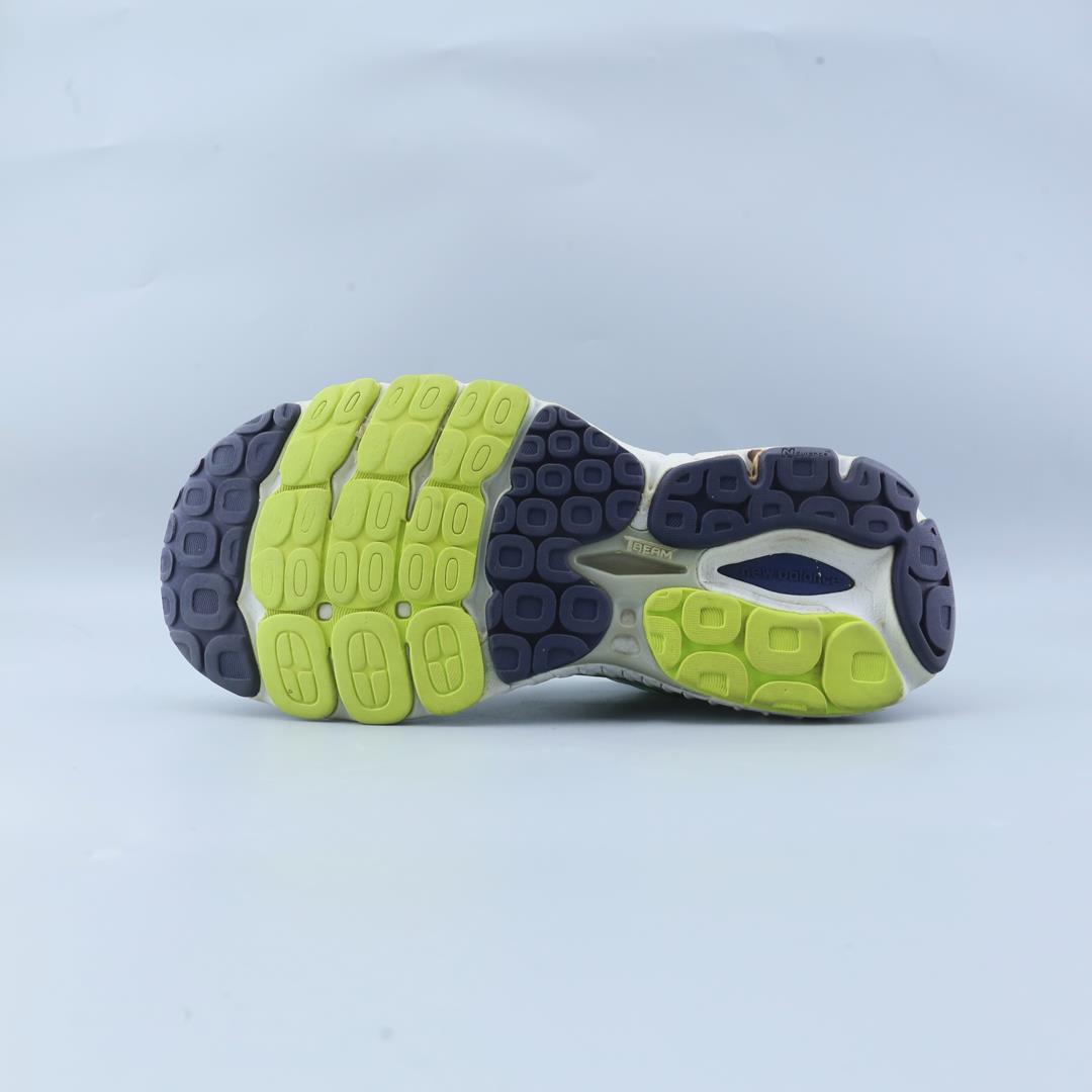 NEW BALANCE 860V7
