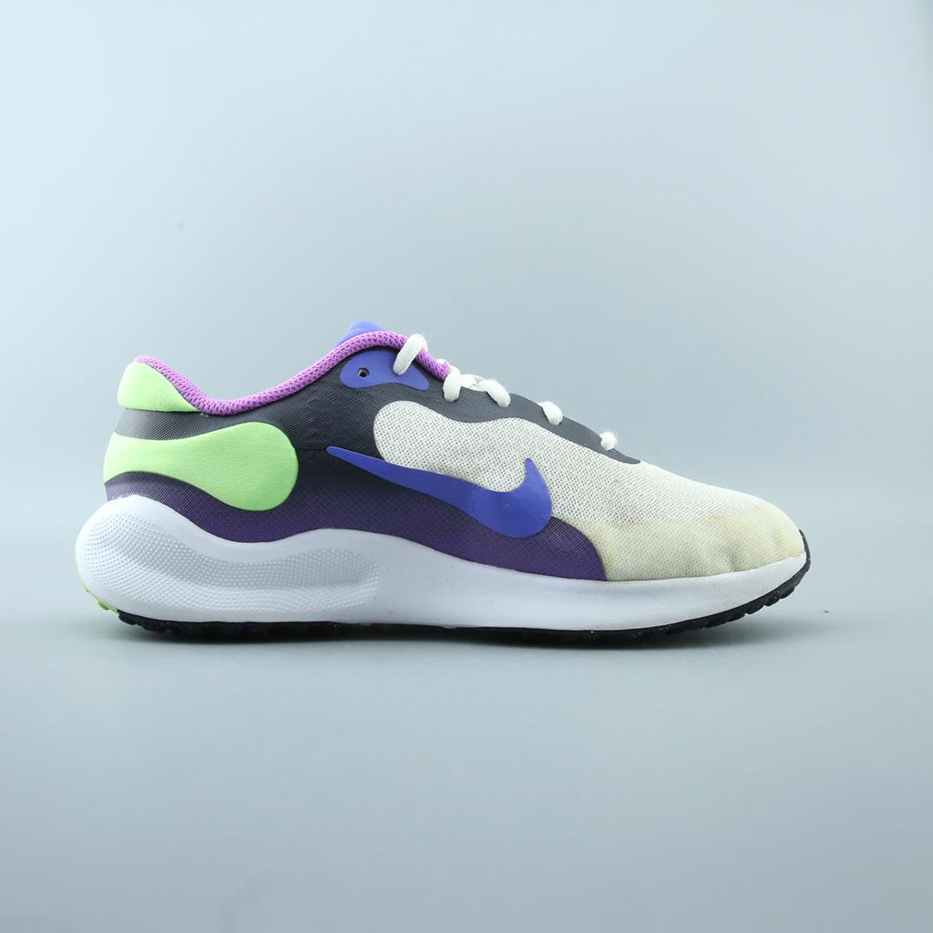 NIKE REVOLUTION 7