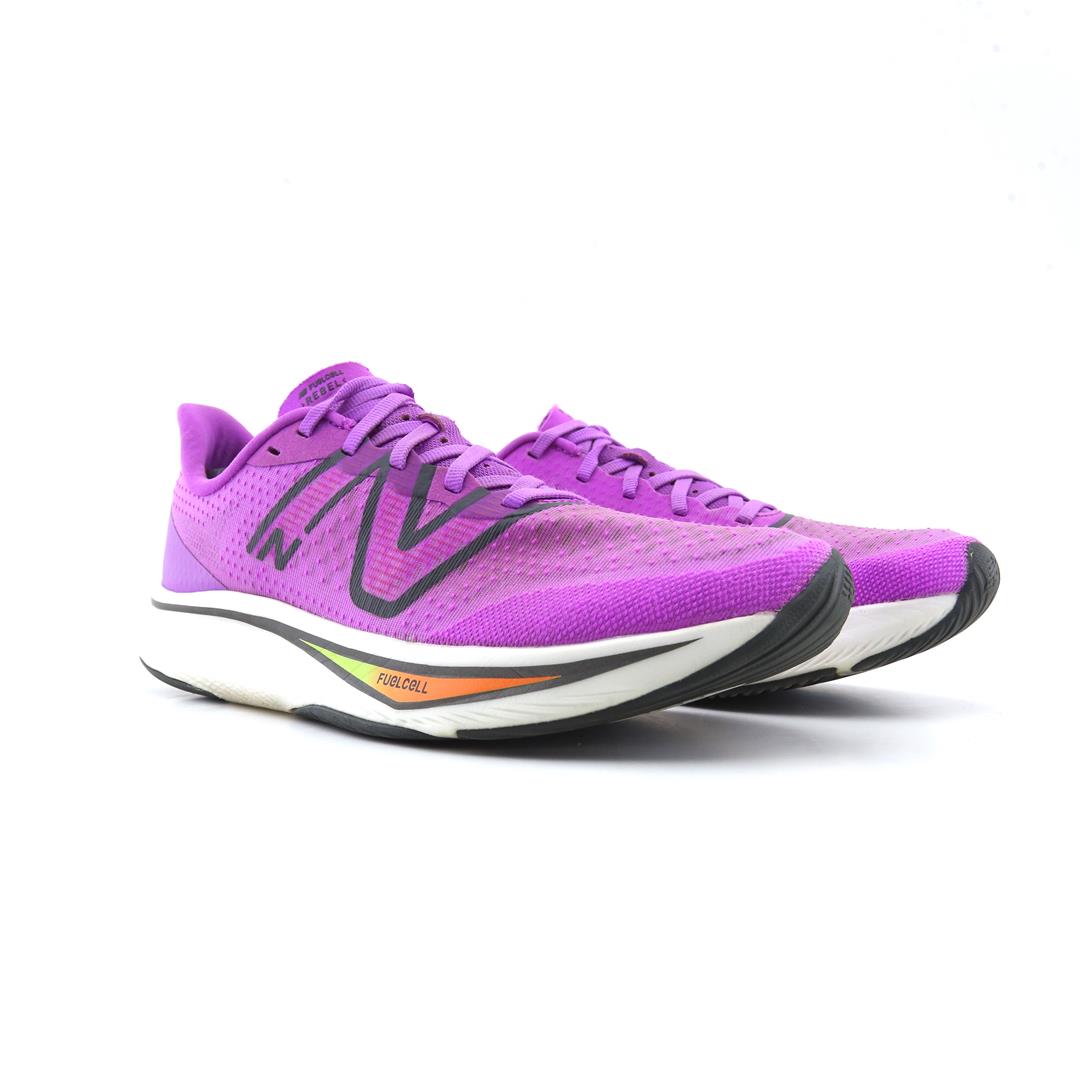 NEW BALANCE FUELCELL REBEL V3