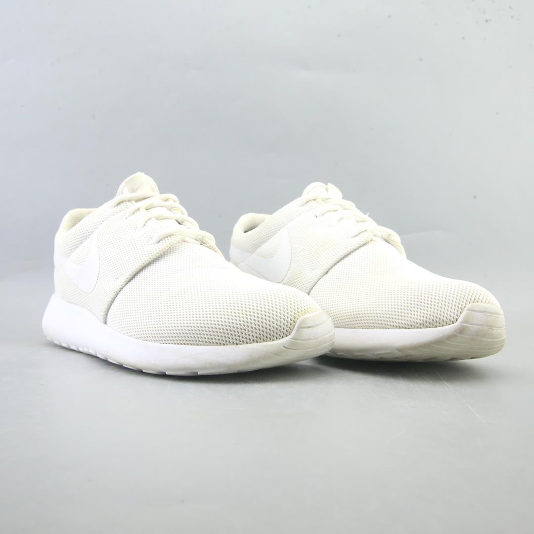 NIKE ROSHE ONE