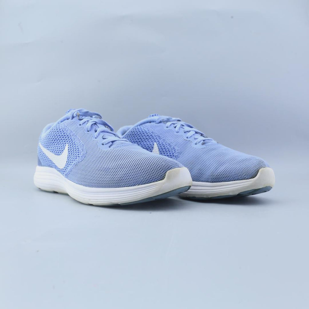 NIKE REVOLUTION 3