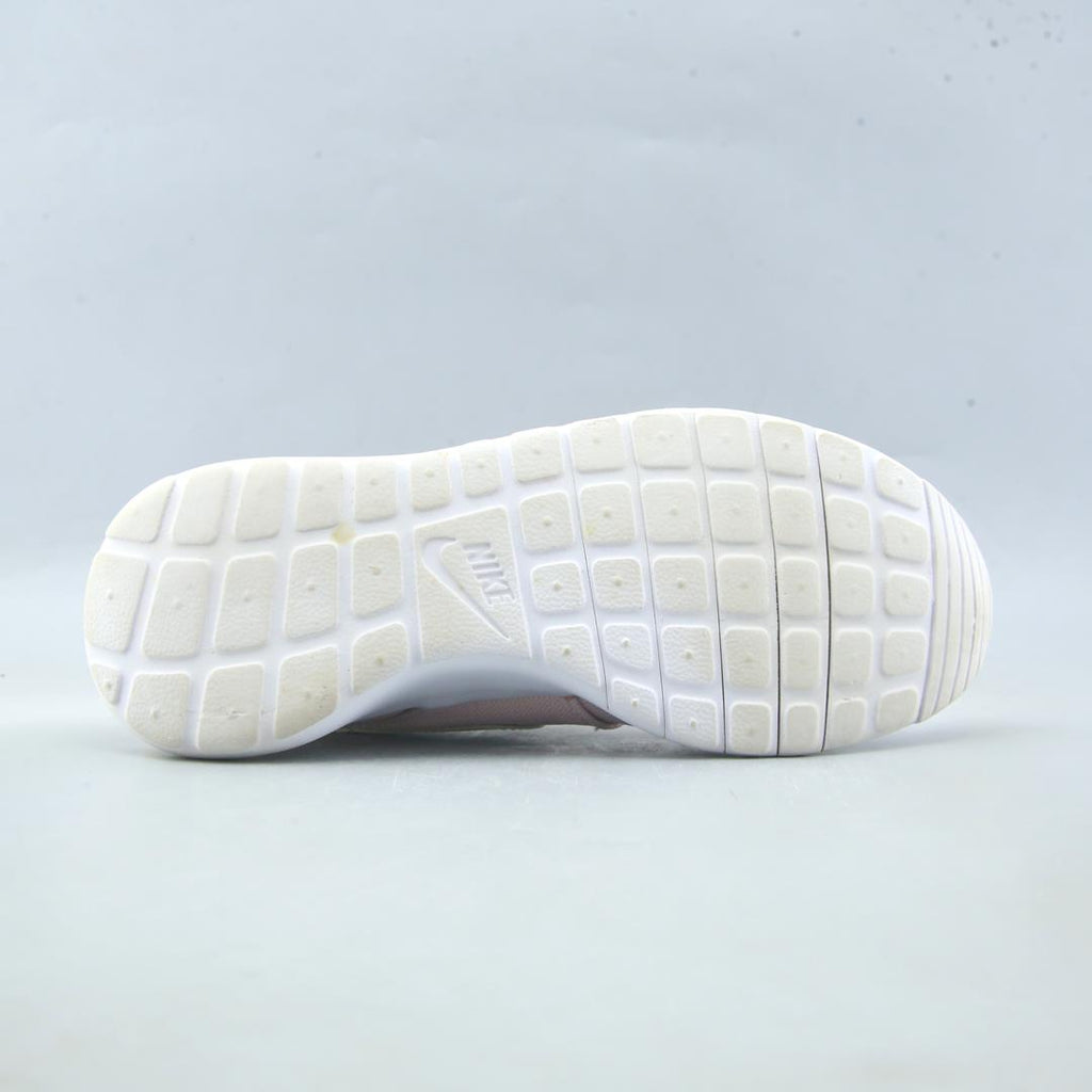 NIKE ROSHE ONE