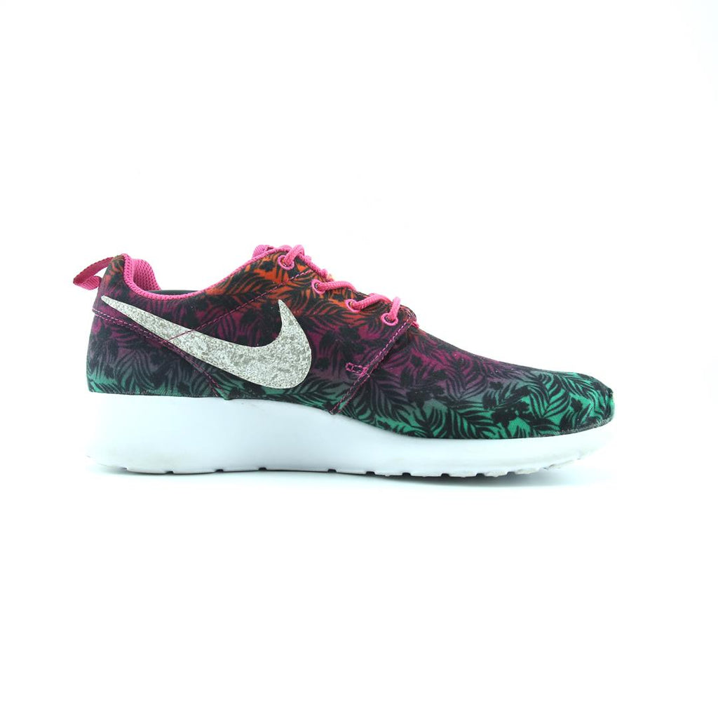 NIKE ROSHE ONE
