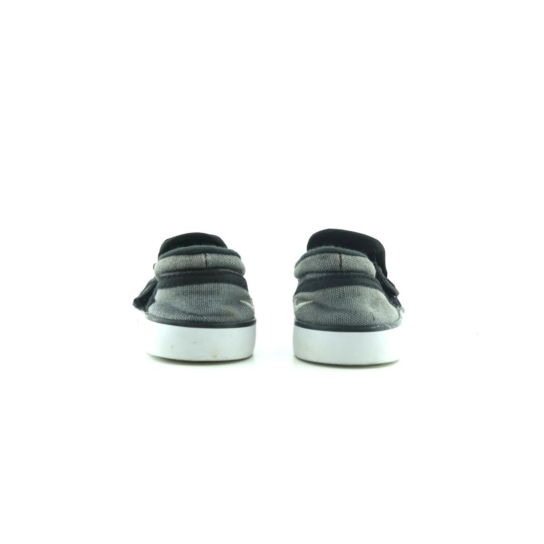 NIKE TOKI
