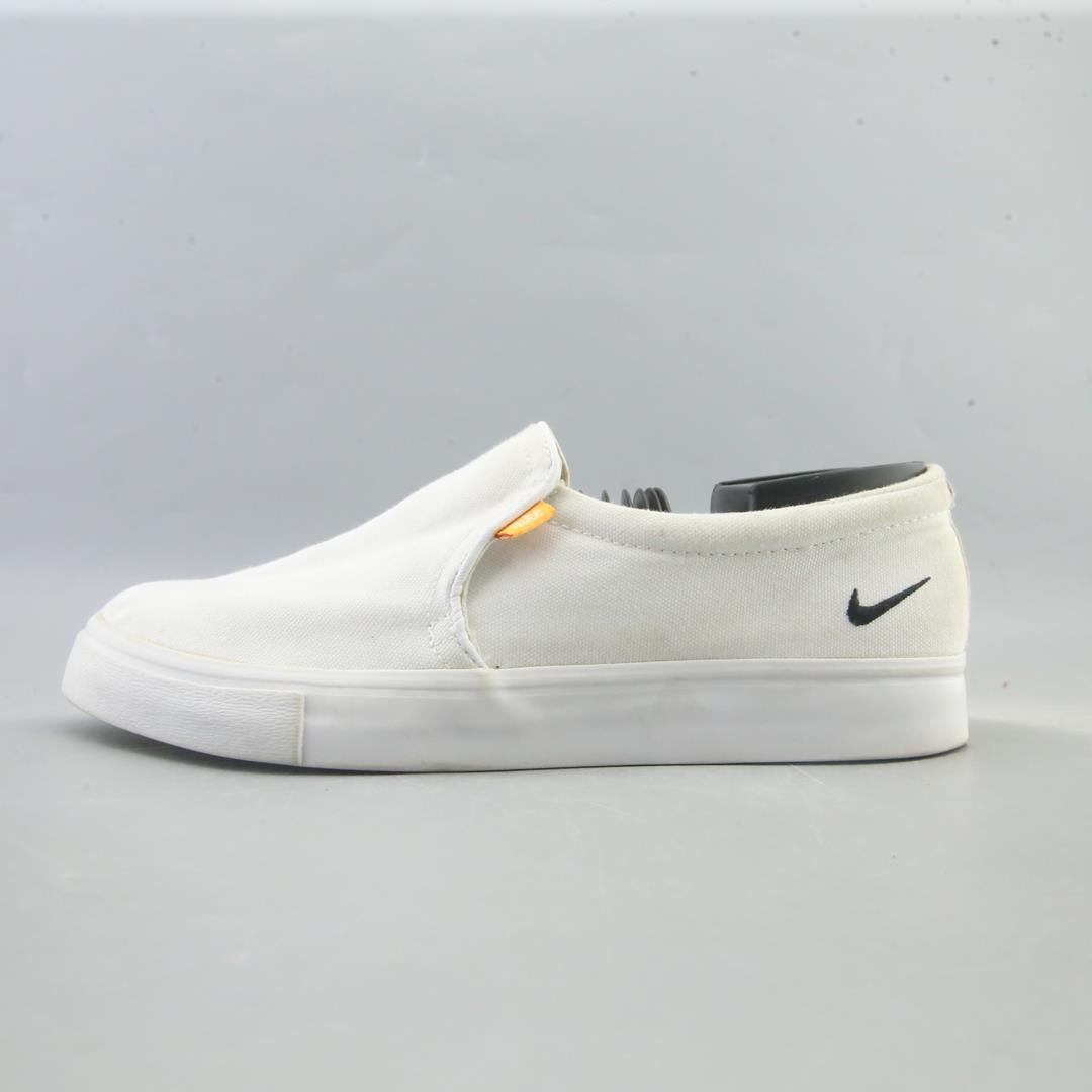 NIKE COURT ROYALE
