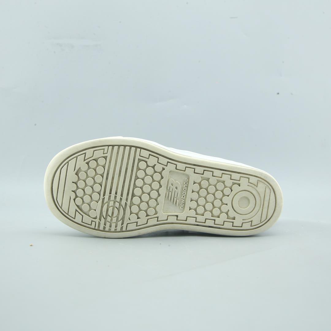 NEW BALANCE LIGHTWEIGHT