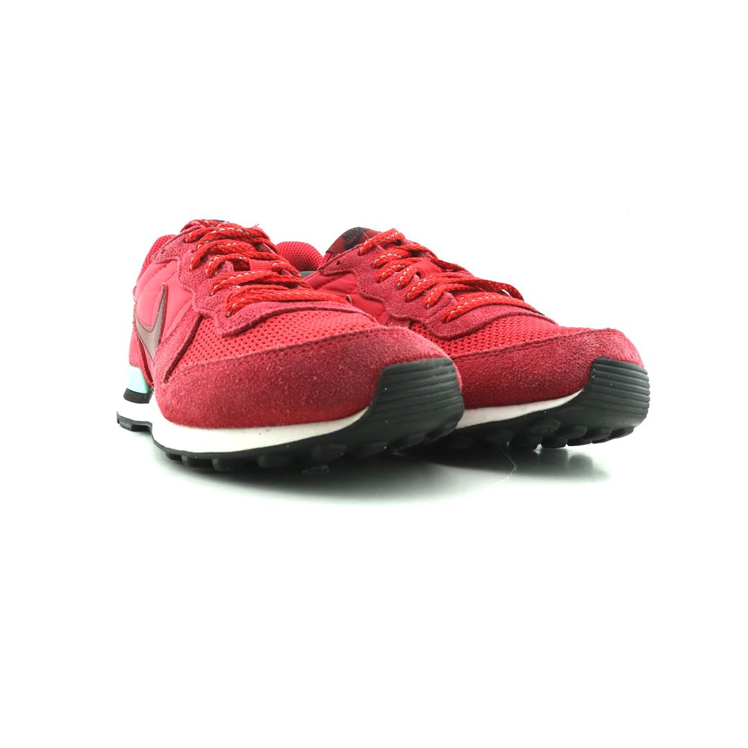 NIKE INTERNATIONALIST