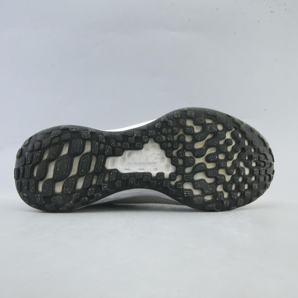 NIKE  REVOLUTION 5