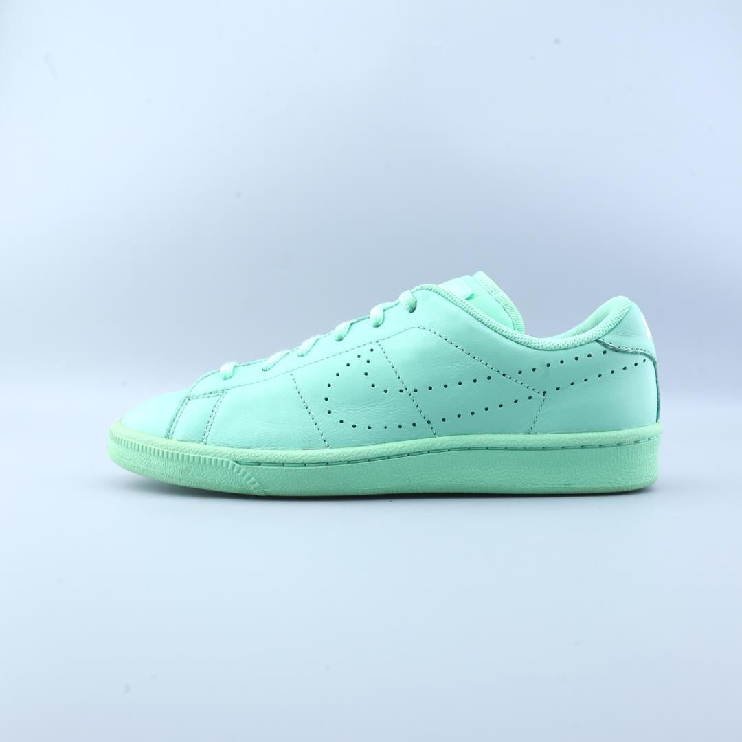 NIKE CLASSIC PRM