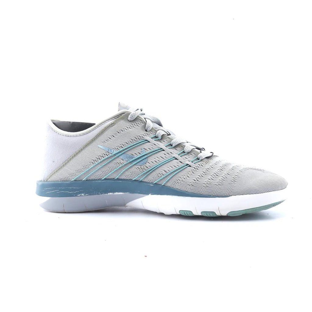 NIKE  FREE TR 6