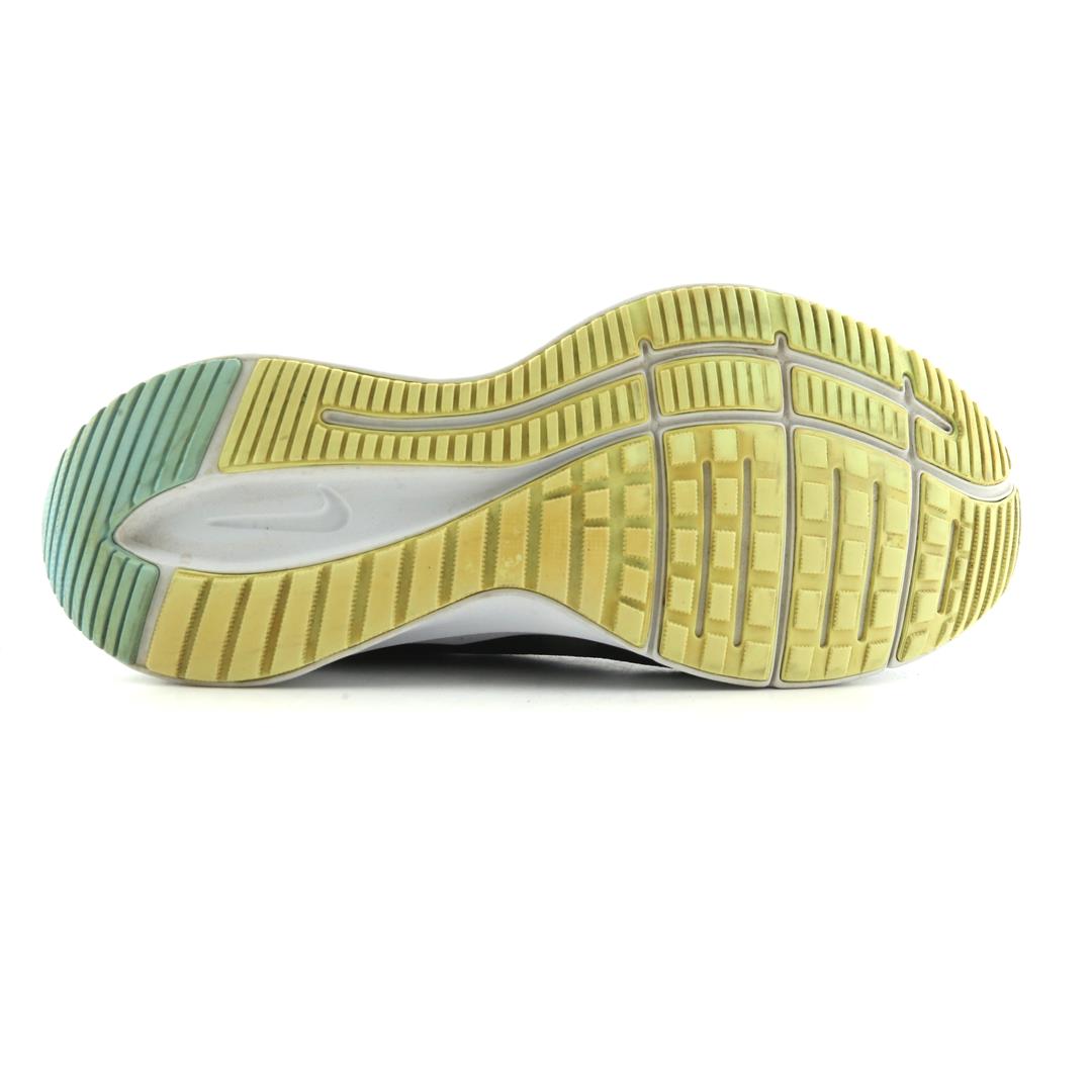 NIKE QUEST 3
