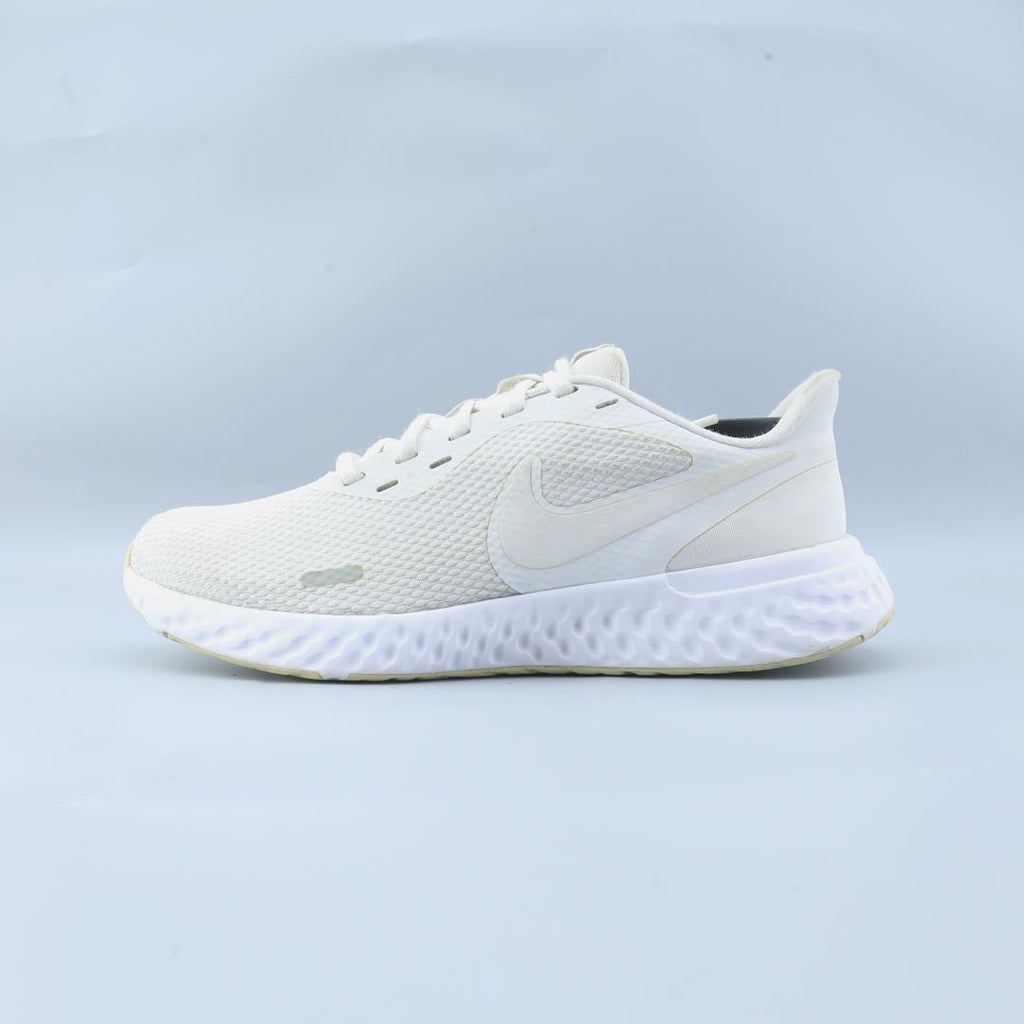 NIKE REVOLUTION 5