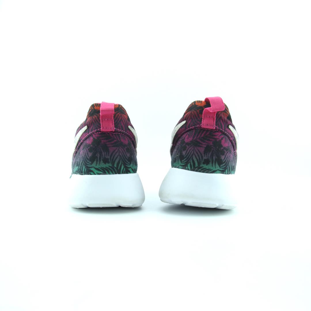NIKE ROSHE ONE