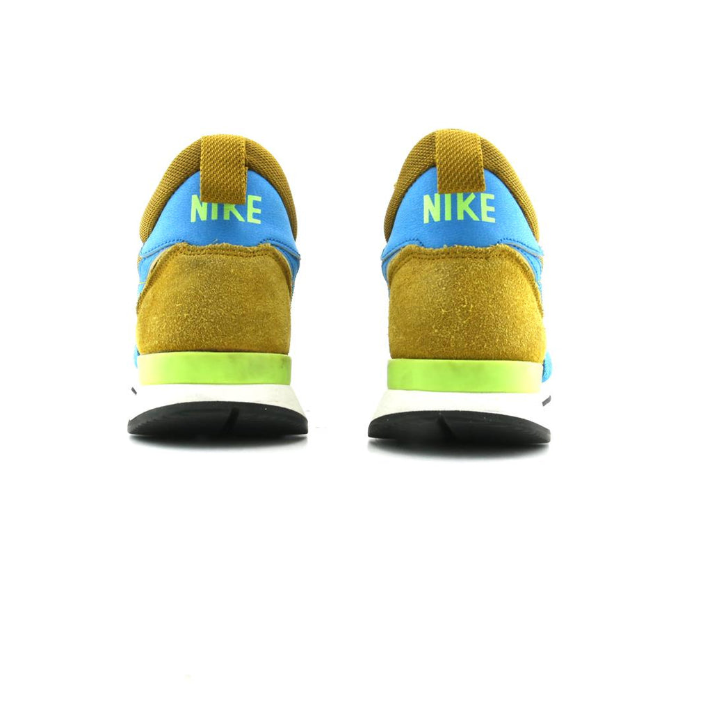 NIKE INTERNATIONALIST