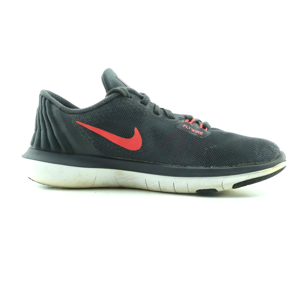 NIKE FLEX SUPREME TR 5