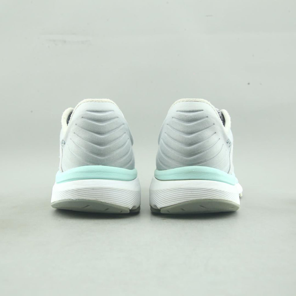 NEW BALANCE 860V10