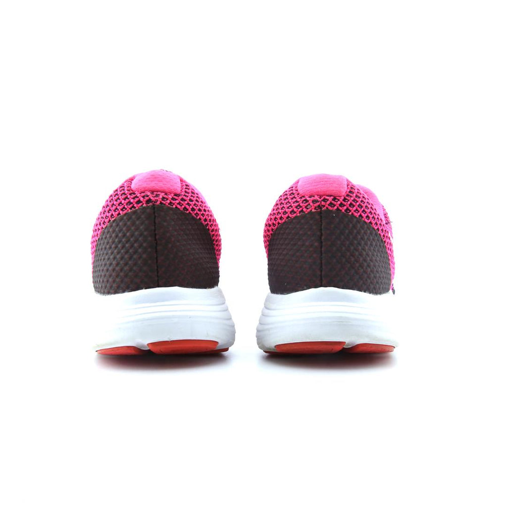 NIKE REVOLUTION 3