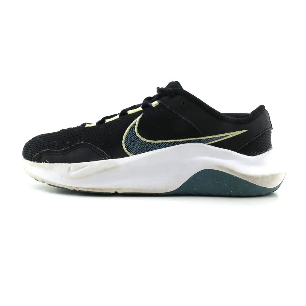 NIKE LEGEND ESSENTIAL 3