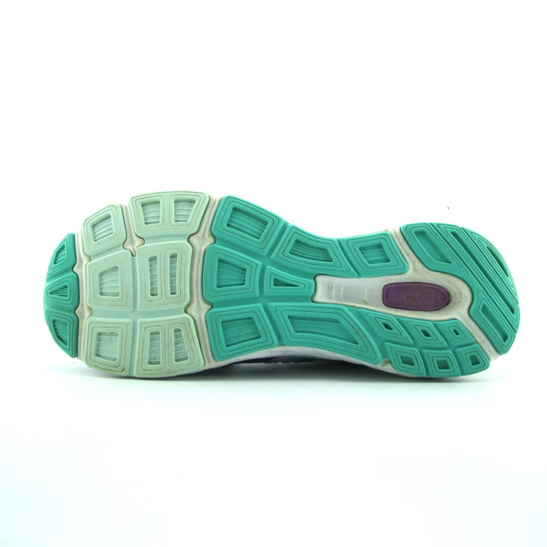 NEW BALANCE 680 V6