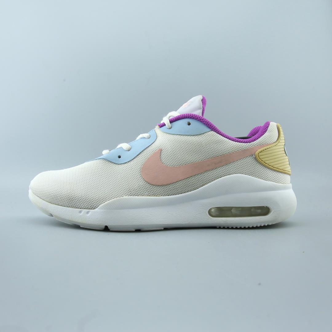 NIKE AIR MAX OKETO