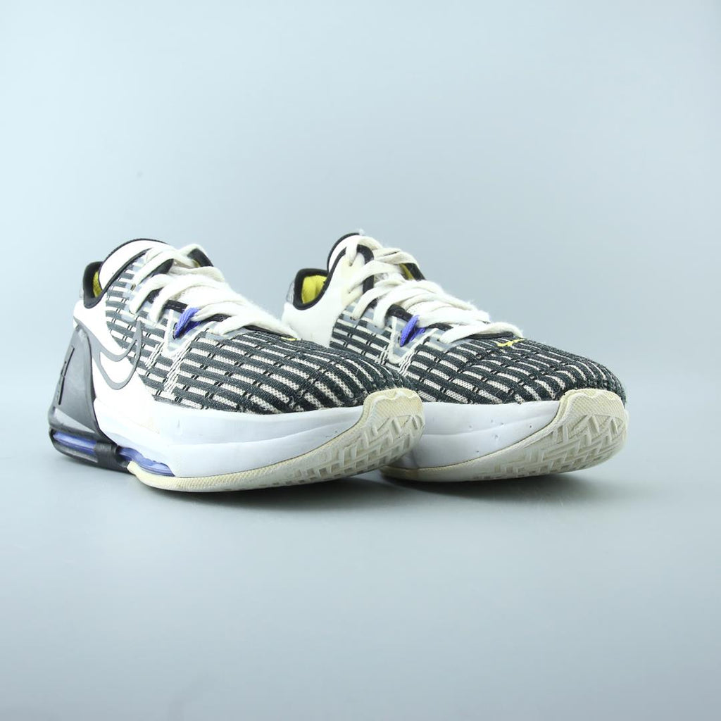 NIKE  LEBRON WITNESS 6