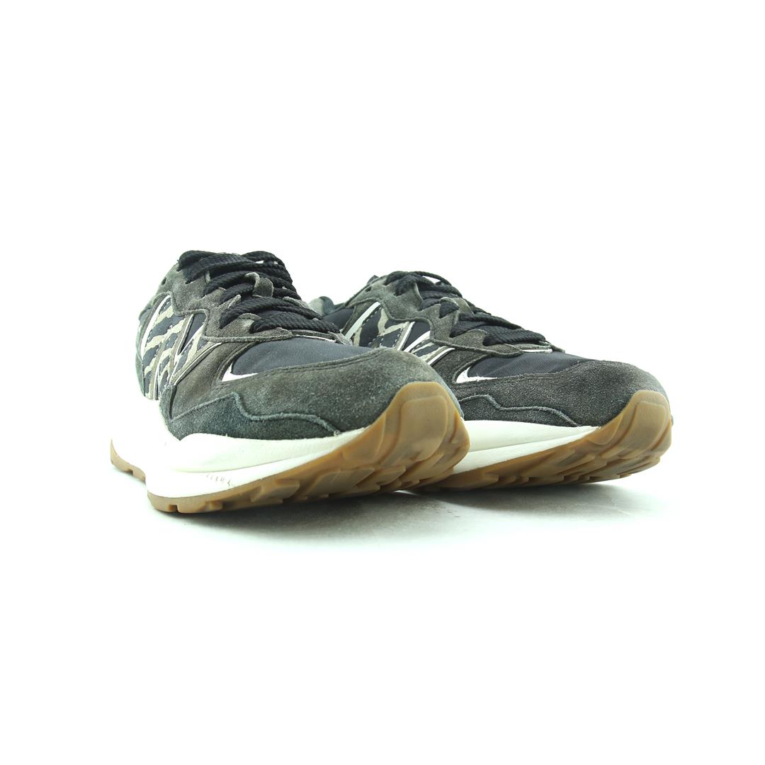 NEW BALANCE 5740