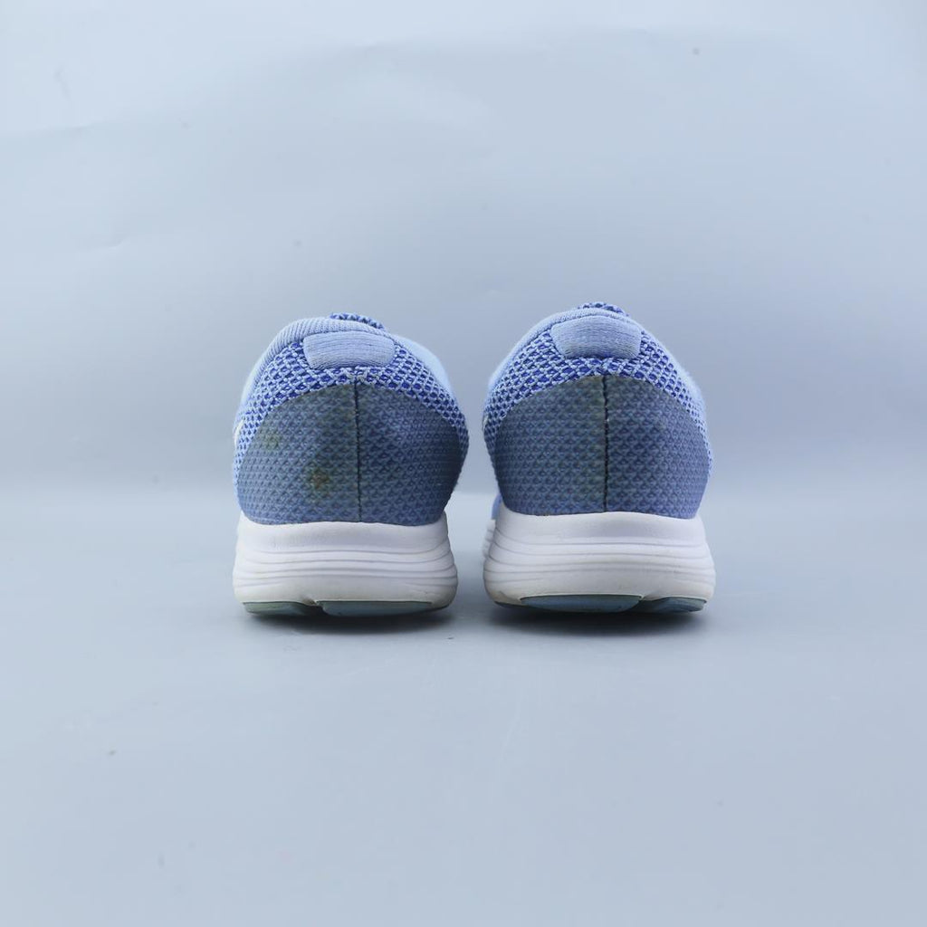 NIKE REVOLUTION 3