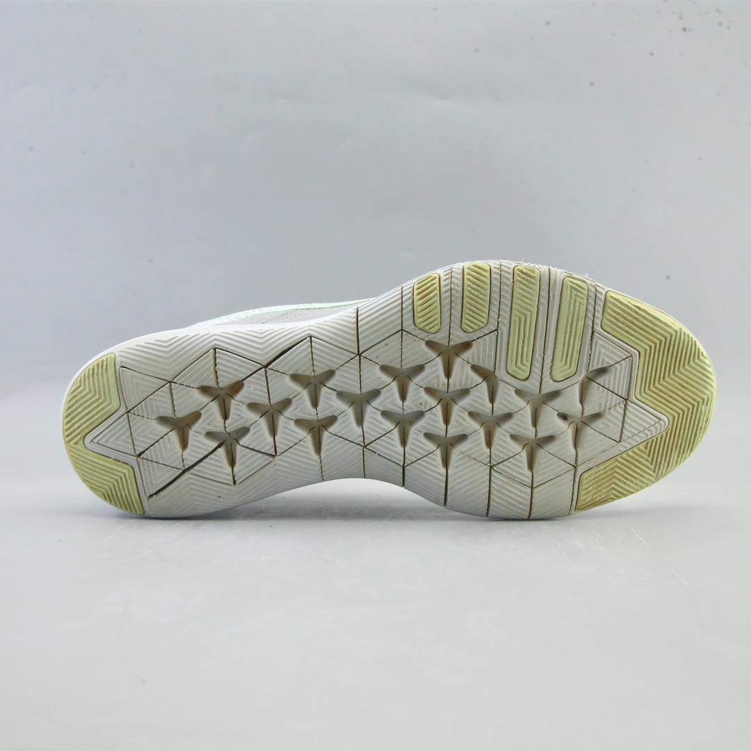 NIKE  FLEX TR8
