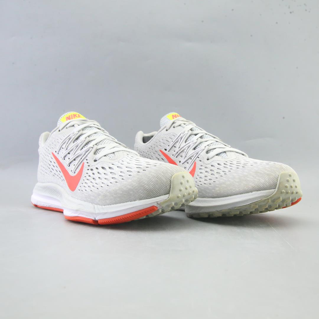 NIKE AIR ZOOM WINFLO 5