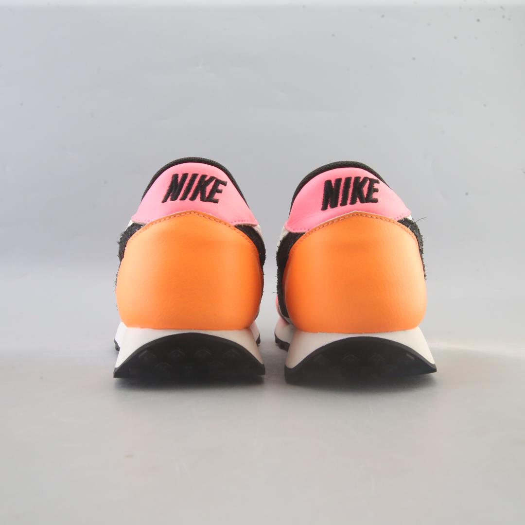 NIKE DAYBREAK