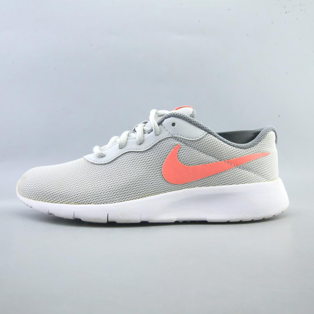 NIKE TANJUN