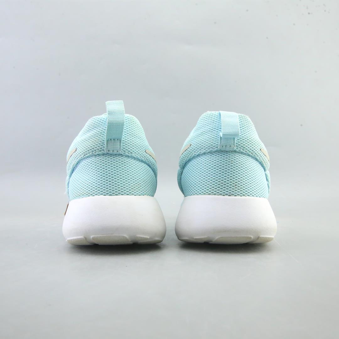 NIKE ROSHE ONE
