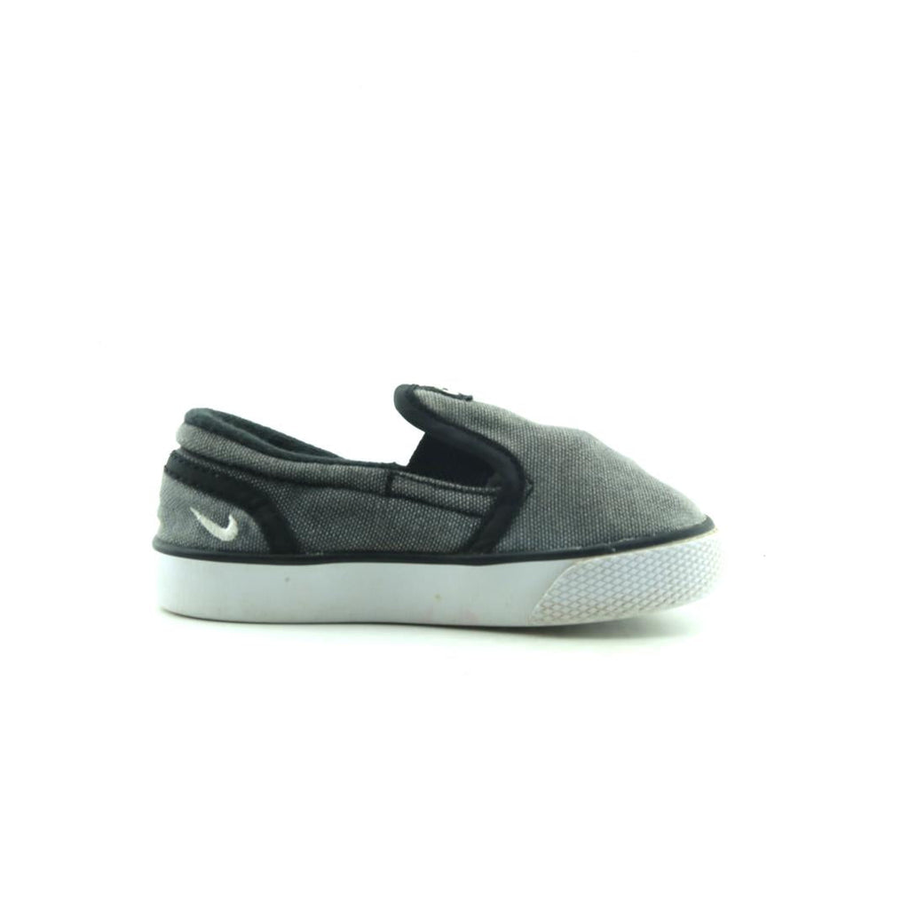 NIKE TOKI