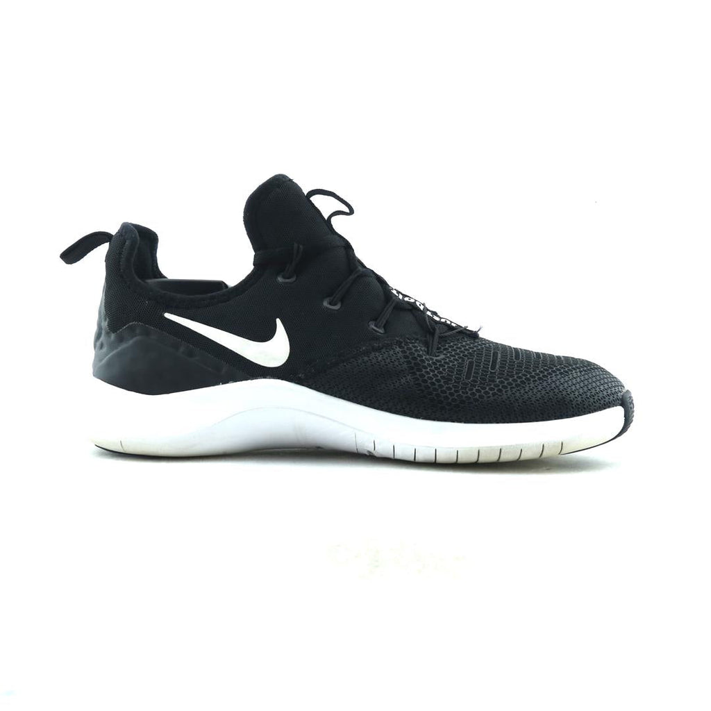 NIKE FREE TR 8