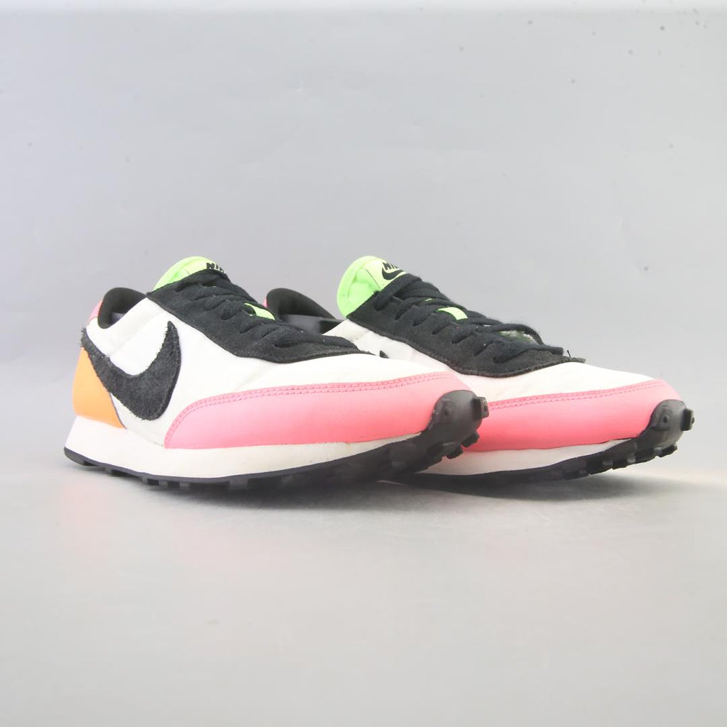 NIKE DAYBREAK