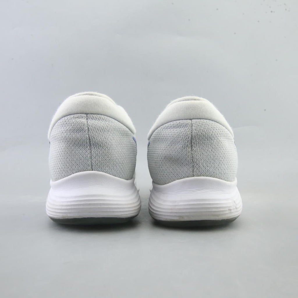 NIKE REVOLUTION 4