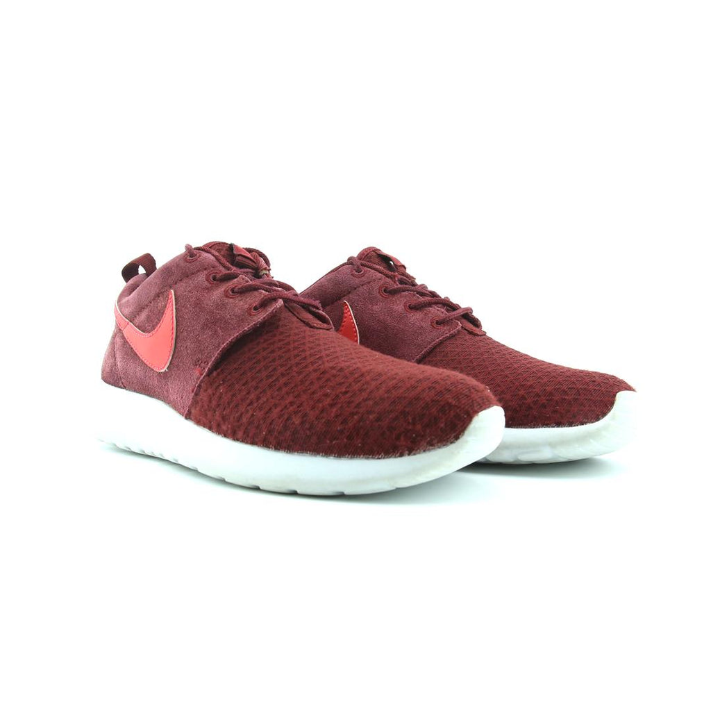 NIKE ROSHE ONE