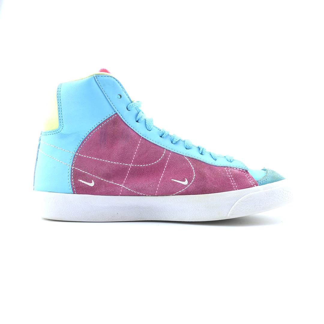 NIKE BLAZER MID '77
