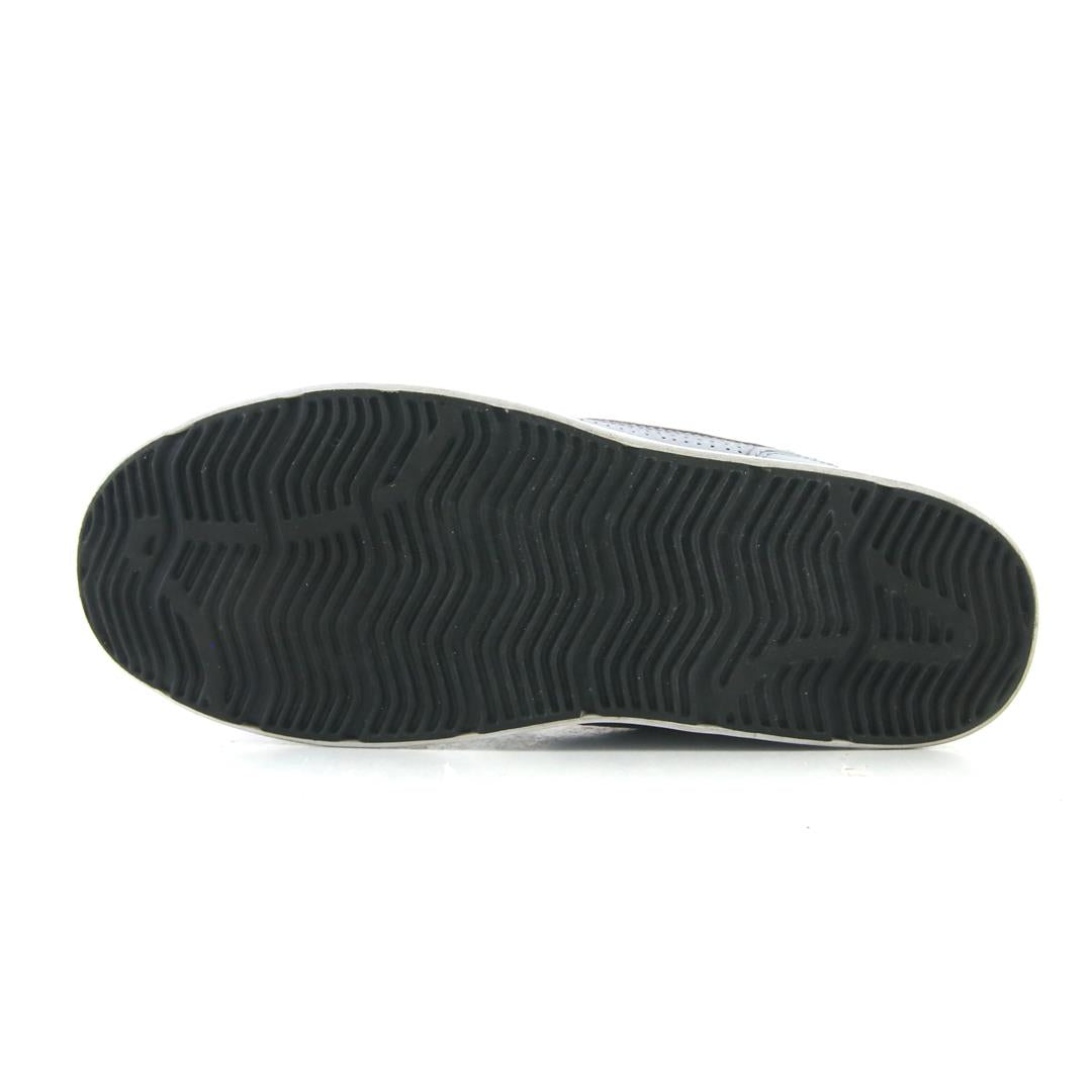 NIKE  RUCKUS LOW TOP